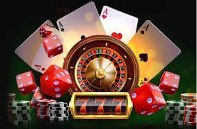 Layar perangkat menunjukkan permainan casino dengan grafik modern dan menarik